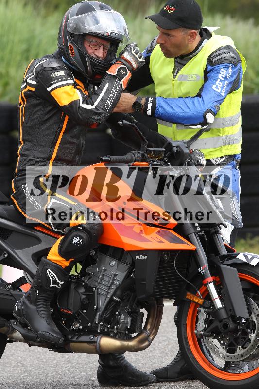 Archiv-2025/10 23.04.2025 Cornu Master School ADR/rot-rouge/48